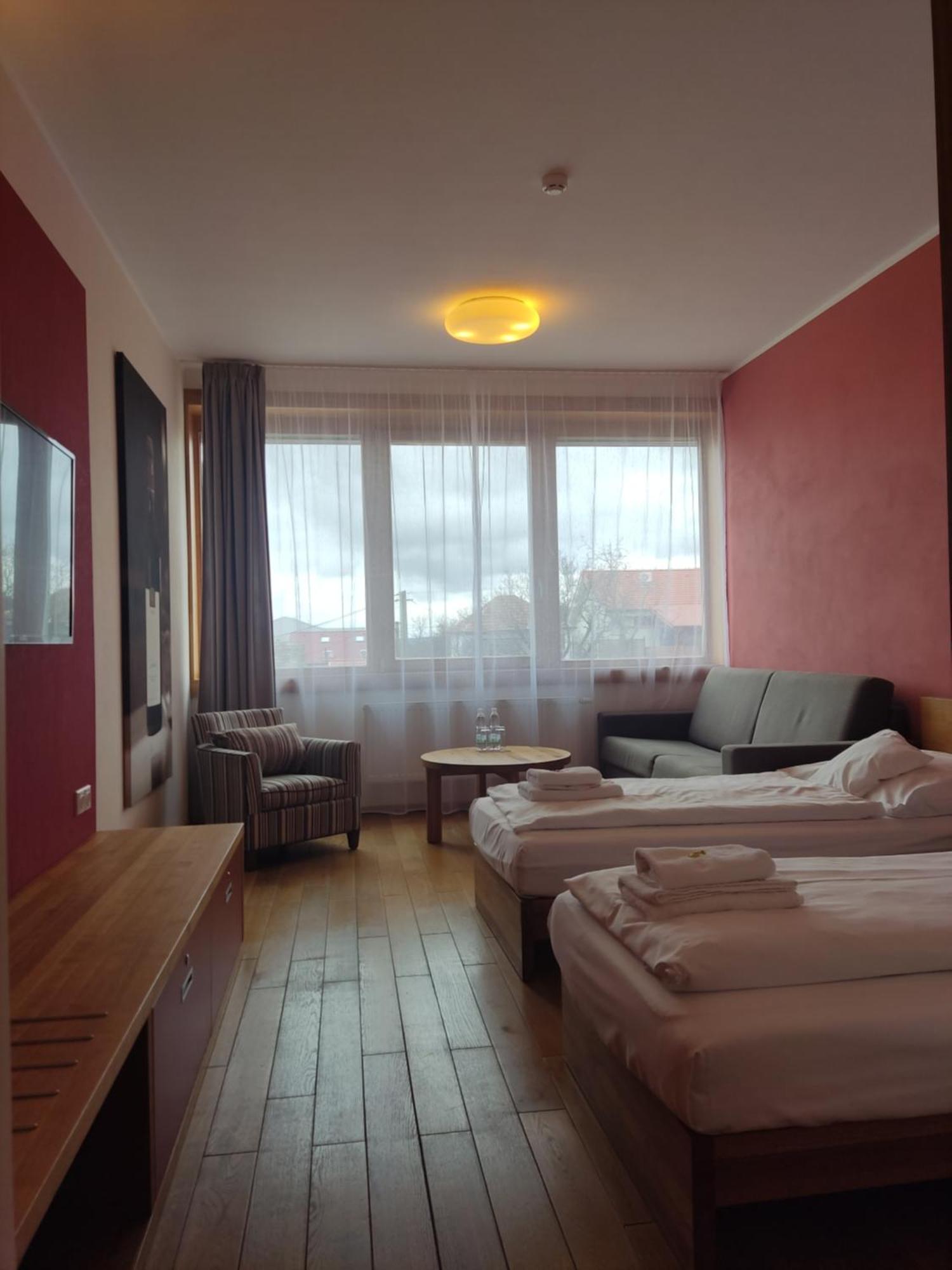 Hotel Madl Velké Bílovice Zewnętrze zdjęcie